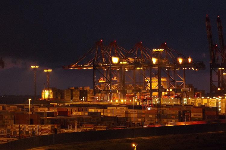 Pomen strojne opreme post market.jpg The importance of engineering machinery post market.jpg