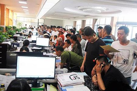 Henan yuntian metalurški litje žerjavi naročila kažejo blowout trend.jpg Henan yuntian metallurgical casting crane orders show a blowout trend.jpg