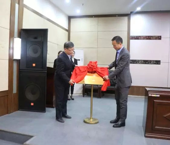Kitajska izvoz žerjav kakovosti in promocijo tehnologije odbor ustanovljen konferenco poteka ceremoniously! .jpg China export crane quality and technology promotion Committee established conference held ceremoniously!.jpg