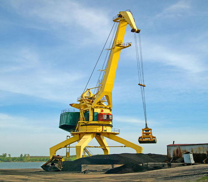 Težka obremenitev Quayside Portal Mobile Luffing Port Crane.jpg Heavy Load Quayside Portal Mobile Luffing Port Crane.jpg
