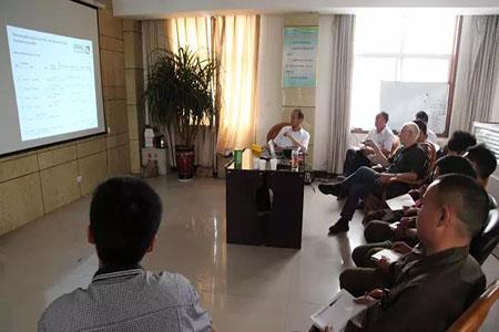 Nemški strokovnjaki izvajajo teoretično in praktično usposabljanje za varilce naše družbe612112017.jpg German experts conduct theoretical and practical training for our company’s welders612112017.jpg